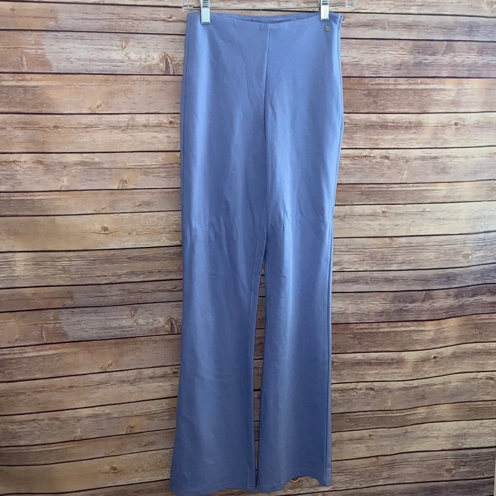 NWT Fabletics 24/7 Kick Flare Pants Size XS - Picture 3 of 10